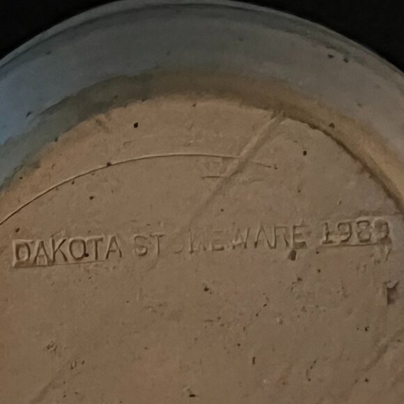 Vintage DAKOTA STONEWARE Handcrafted Heart Shaped Speckled Pottery Bowl 1989 - Picture 8 of 11